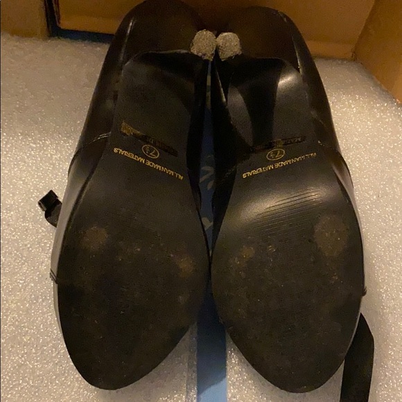 Black High Heels - Picture 3 of 6